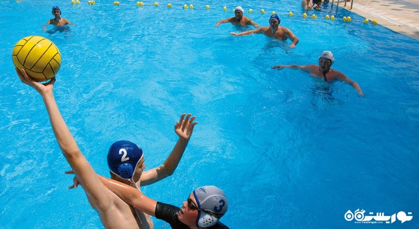 بازی در استخر هتل ورلد آو واندر توپ کاپی پلس